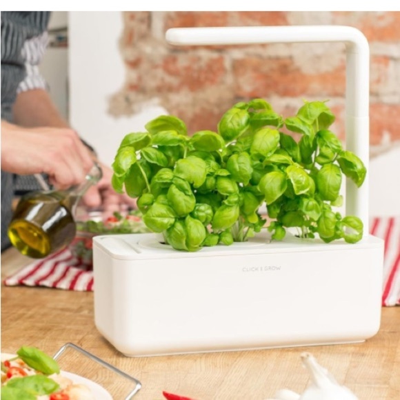 Click and Grow White‎ Smart Garden 3 Indoor Herb Garden - Picture 1 of 9